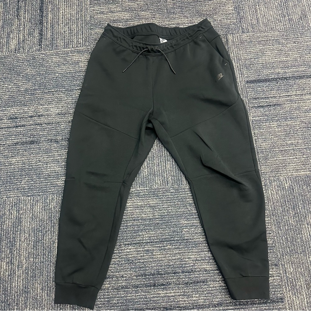 Nike Men's Black Joggers